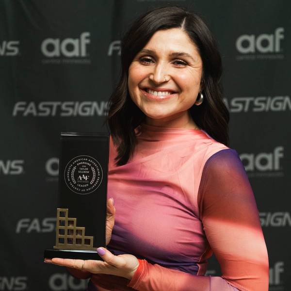 taylor sellnow emerging leader award photo